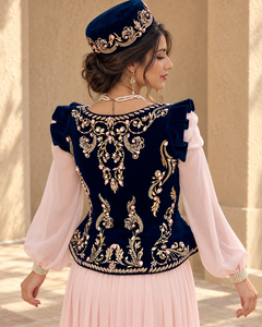 Vestido Kaftan Maxi de Terciopelo Color Ciruela Marino Mishkat Couture, Bordado Dorado, Mangas de Chifón Rosa, Vestido de Fiesta Modesto, Estilo Medio Oriente - Product Image 2
