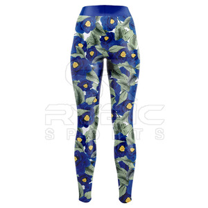 Leggings de sport pour femmes, fabriqués au Pakistan, imprimés numériquement, confortables, pour le yoga, en promotion. - Product Image 2