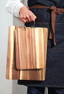 Planche à découper élégante en bois avec poignée de suspension, épaisse, durable, compatible couteaux, idéale pour couper, servir et présenter - Product Image 5