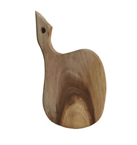 Ensemble de planches à découper et à hacher artisanales avec des plateaux ovales en bois bio et des découpes pour les poignées - Product Image 6