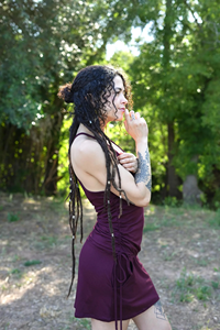 Minivestido estilo hada para mujer, estilo bohemio, con bolsillos y espalda con tiras, estilo bosque, con capucha - Product Image 1