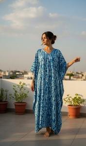 Vestido Kaftán Maxi Corto Tradicional para Mujer, Verano, Ecológico, Hecho a Mano, Cuello en V, Manga Larga, Corte Holgado, Algodón Tie Dye Voile - Product Image 6