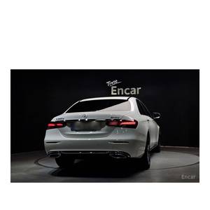 Mercedes-Benz Clase E E220d 4MATIC Exclusive Septiembre 2023 34,185 km Diésel Automático Asientos de Cuero Cámara Trasera Volante a la Izquierda - Product Image 4