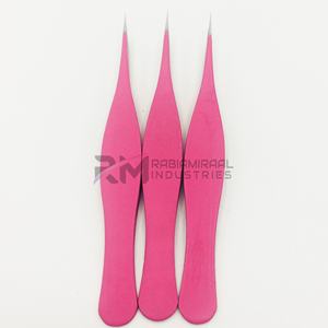 Pinza para cejas RMI, producto recién llegado, con punta plateada y recubrimiento en polvo rosa, nuevo diseño, puntiaguda. - Product Image 1
