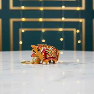 Llavero de elefante de madera ecológico moderno de calidad premium con anillo metálico, hecho a mano, lindo mini animal con acabado liso para venta al por mayor - Product Image 6