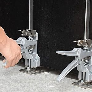 Strumento a mano per manipolare il sollevatore a braccio a risparmio di manodopera per l'installazione di leve per ascensori - Product Image 2