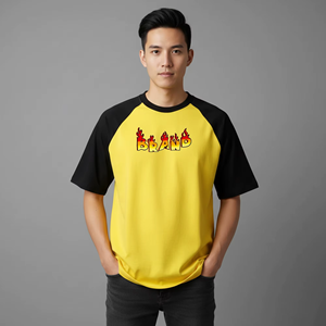 เสื้อยืดแขนราแกลนสีเหลืองดำสำหรับผู้ชาย พิมพ์ลายแบรนด์ Flame แบบลำลอง คอกลม ผ้าฝ้ายเจอร์ซีย์ ทรงปกติ - Product Image 1