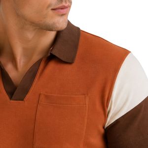 Ensemble polo et short pour homme en brun rouillé et taupe, design de poche contrastée, tenue décontractée d'été en deux pièces, logo personnalisé - Product Image 5