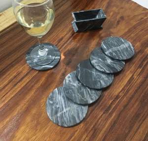 Elegante juego de posavasos cuadrados de mármol diseñado para espacios de comedor contemporáneos y decoración elegante para mesas de café. - Product Image 2