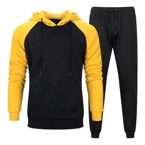 Conjunto Deportivo de Sudadera con Capucha para Hombre, Color Rojo y Negro, con Bolsillos Laterales, Corte Regular, Estilo Casual para Otoño - Product Image 3