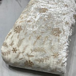 Housse de coussin en velours brodé avec motif floral pour la décoration de la maison, tissu en polyester de poids moyen - Product Image 2
