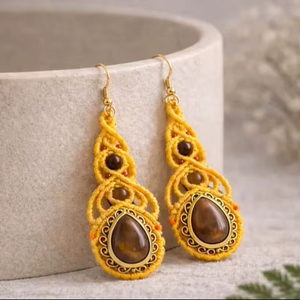Pendientes Ajustables de Macramé con Ojo de Tigre, Estilo Boho, Cordón Dorado, Piedra Preciosa, Cristal Curativo, HARI OM CREATIONS, Budismo - Product Image 1