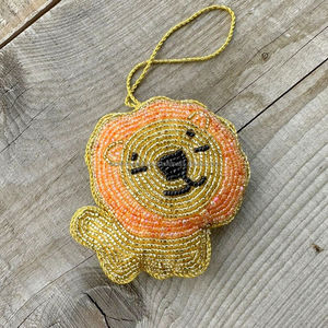 Décoration de Noël en velours doré brodé avec centre rouge et paillettes Cintre élégant pour les fêtes - Product Image 4