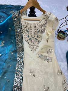 Offre Spéciale Festive : Ensemble Salwar Kameez en Soie Premium Entièrement Cousu - Product Image 4