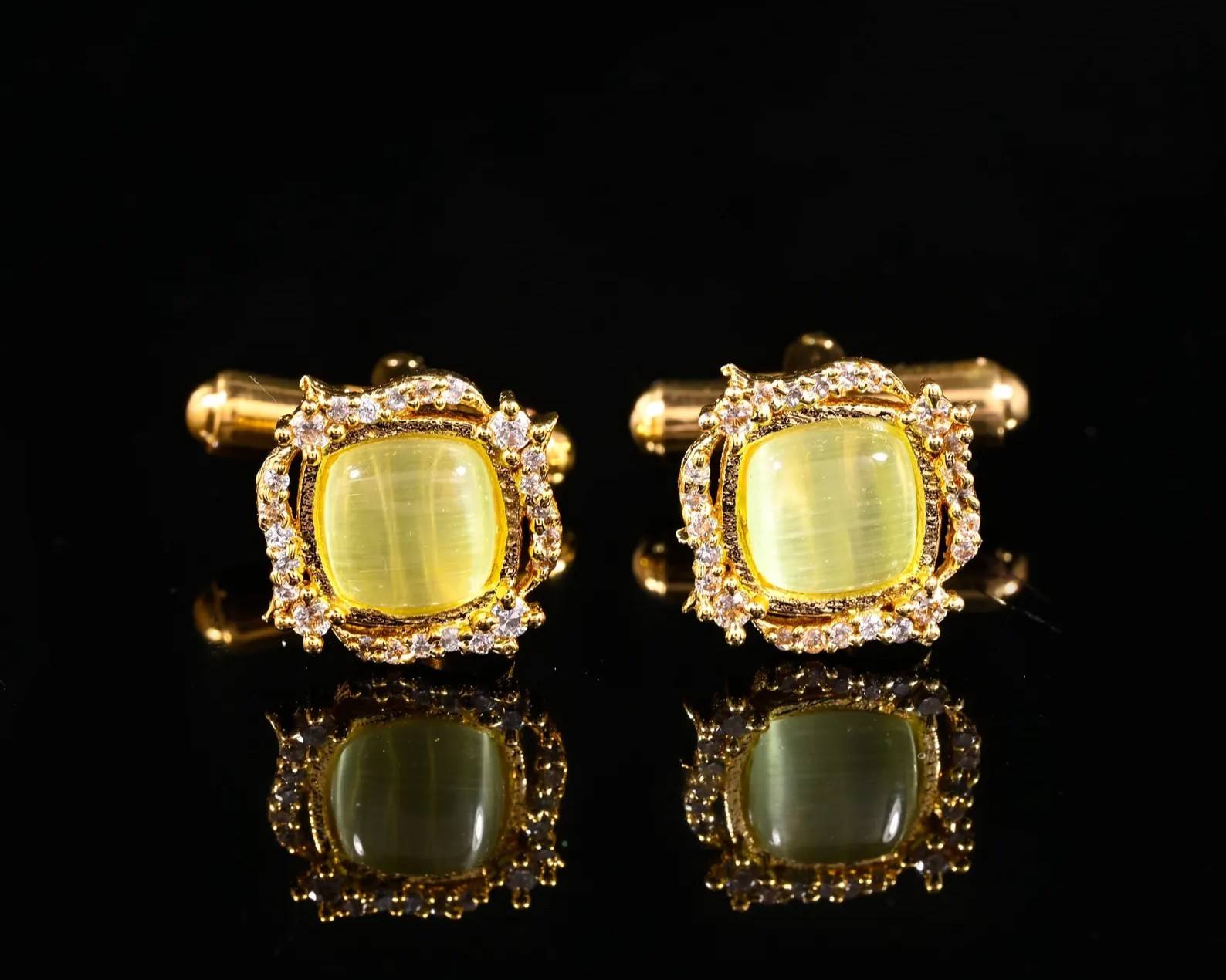 สีเหลือง