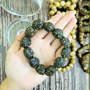 สร้อยข้อมือลูกปัดไม้กูด12-15มม. ไม้ก้ามแท้ที่มีความเข้มข้นของน้ำมันสูงสร้อยข้อมือโซ่แฟชั่นและการเชื่อมโยง - Product Image 1