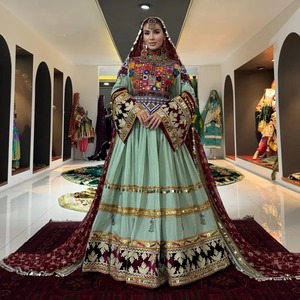 Robe Kuchi en velours menthe et bordeaux, fabriquée à la main, qualité supérieure, velours luxueux, tenue de fête ethnique - Product Image 5