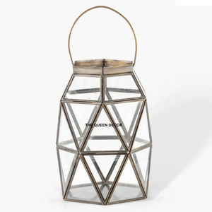 Portavelas Decorativo de Metal Negro y Concreto, Único, para la Temporada Festiva Religiosa, Linterna Antigua de Moda - Product Image 3