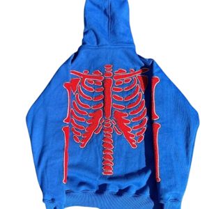 Sudadera con capucha y cremallera con estampado de esqueleto personalizado, construcción de tela premium, cierre frontal completo con cremallera y corte oversize estilo streetwear. - Product Image 2