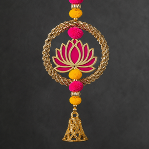 Adorno Festivo para Puerta Lotus: Campana Dorada, Pompones y Latkan para Diwali, Bodas y Decoración del Hogar - Product Image 5