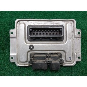300 ECU y Módulos de Computación Usados 04692032AI - Product Image 2
