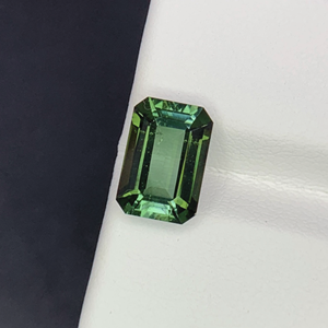 Saphirs verts synthétiques de laboratoire taille émeraude 4x6mm 5x7mm avec jeu de couleurs/effet de feu pour la fabrication de bijoux - Product Image 5