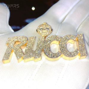 Colgante Hip Hop Personalizado con Inicial de Nombre en Moissanita VVS, Plata de Ley 925 Chapada en Oro, Certificado de Lujo - Product Image 1