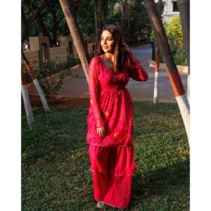 Ensemble Kurta décontracté en chiffon pur rose Blossom avec imprimé Bandhej dessiné à la main - Taille XS - Product Image 2