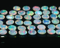 AAA+++ Batu Opal Pelangi Oval Potongan Emerald Faceted Cabochon Batu Opal Alami Lepas untuk Cincin Liontin Perhiasan Kustom Grosir