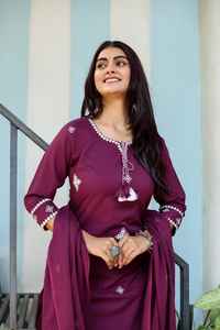 Ensemble de costume en coton classique pour femmes Tissu léger et respirant pour le meilleur prix de gros - Product Image 3