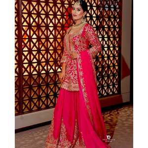 Hermoso Conjunto de Top y Pantalón de Satén con Mangas Tres Cuartos y Dupatta Elegante para Fiestas - Product Image 3