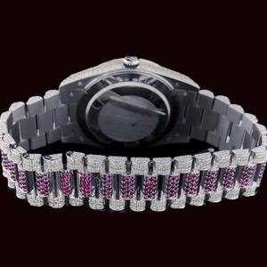 นาฬิกาสไตล์ฮิปฮอปสุดเท่ ประดับเพชรคิวบิกเซอร์โคเนียหลากสี หน้าปัดสีขาวพร้อมตัวเลขโรมัน ฟังก์ชั่นแสดงวันและวันที่อัตโนมัติ - Product Image 5