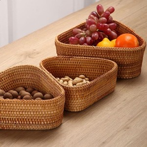 Bandeja Triangular de Ratán Natural para Frutas, Cesta de Servir Tejida a Mano para Frutas, Aperitivos, Almacenamiento en la Cocina, Decoración del Hogar, Exportador de Vietnam - Product Image 1