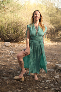 Robe longue en gaze de coton vert marin faite à la main avec broderies tribales et fentes hautes, style déesse, robe d'été bohème - Product Image 4