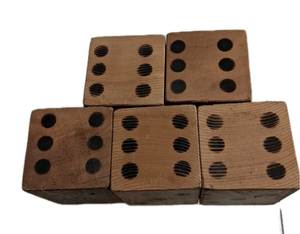 Dés en bois durables faits à la main avec finition naturelle, avec boîte de rangement, dés de jeu de luxe gravés sur mesure - Product Image 2