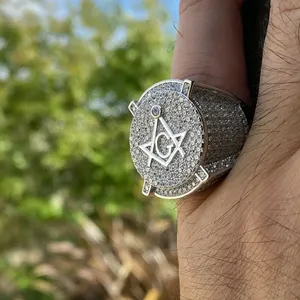 Bague signet pour homme en argent 925 avec diamants de laboratoire taille brillant rond, pour usage quotidien - Product Image 2