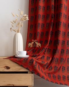 Rideaux de porte suspendus en coton imprimé à la main avec motifs floraux, design rouge et beige - Product Image 3
