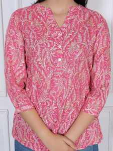Exclusiva Camisa Corta Informal Premium para Mujer, con Estampado Paisley Rosa, Cuello con Botones, Corte Holgado, 100% Algodón - Product Image 5