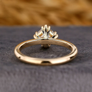 Lab Grown Asscher Cut Solitaire Diamond Anillo de compromiso 10K Oro amarillo sólido Regalo de aniversario de boda simple Certificado IGI - Product Image 3