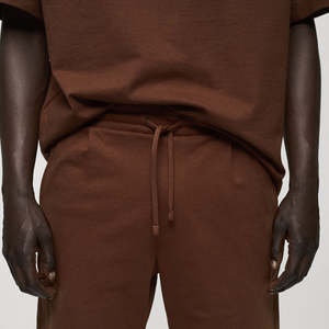 ชุดเซ็ตเสื้อผ้าลำลองผู้ชายผ้าโพลีเอสเตอร์/คอตตอน สองชิ้น ชุดวอร์มฤดูใบไม้ร่วง น้ำหนักเบา มีเชือกผูก ปรับได้ ความยาวระดับเข่า ชุดสั่งทำพิเศษ - Product Image 4