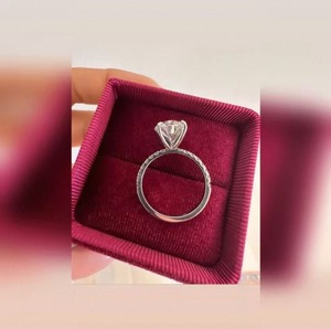 Luxury Oval Cut Lab Grown <b>Diamond</b> <b>Ring</b> In 9K 14K And 18K Gold For Women Perfect For Engagement Wedding And Anniversary Gift - Product Image 5