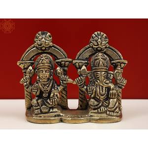 Escultura de latón de 2 pulgadas hecha a mano de la diosa Lakshmi y Ganesha - Product Image 1
