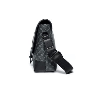 Bolso Bandolera Roziv Deportivo Negro Personalizado con Cierre, de Cuero Genuino Duradero y Gran Capacidad, para Hombres y Mujeres - Product Image 3