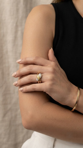 Bague de fiançailles et de mariage Toi et Moi en or massif 14 carats avec diamant de laboratoire taille poire certifié IGI de 2,30 carats E-F VVS-VS - Product Image 6