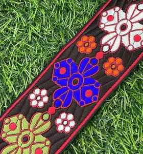 Dentelle rapiyar attrayante avec une finition soignée et une qualité de tissu durable pour les marques de mode. - Product Image 1