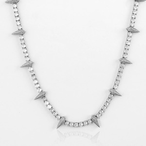 Collar de cadena de tenis con púas plateadas de estilo audaz para hombres y mujeres – Joyería punk con diamantes CZ y efecto helado - Product Image 2