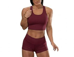 Conjunto Deportivo Personalizado para Mujer, Sujetador Deportivo y Pantalones Cortos a Juego, Ropa Deportiva - Product Image 1