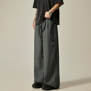 กางเกงขากว้างสไตล์อเมริกันลำลองสำหรับฤดูร้อน กางเกงทรงกระบอกบางเบา แบรนด์แฟชั่นสำหรับผู้ชาย ทรงหลวม แห้งเร็ว สไตล์ทหารพลร่ม - Product Image 1