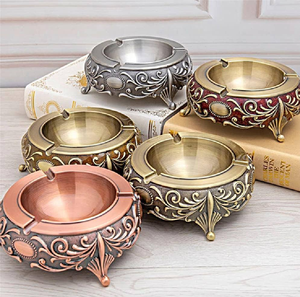 Cendrier de style brûle-encens en laiton doré avec des sculptures complexes, disponible à prix de gros. - Product Image 2