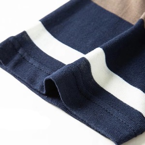 เสื้อเจอร์ซีย์ผู้ชายระบายอากาศได้ดี สกรีนโลโก้ด้านหน้า แขนสั้น สีพื้น ขายดี เสื้อลำลองแขนสั้น - Product Image 2